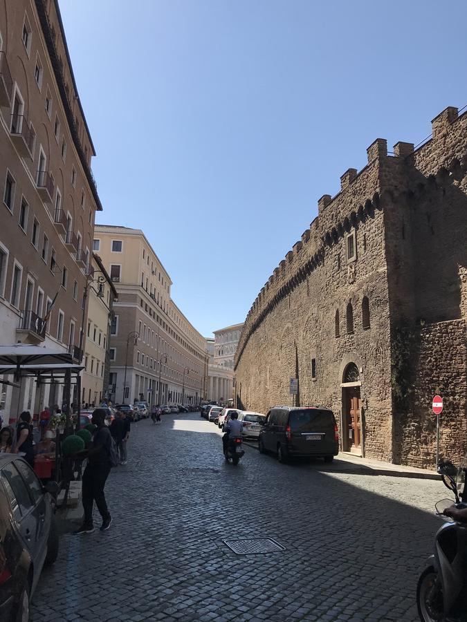 Le Finestre Sul Vaticano Rome Exterior photo